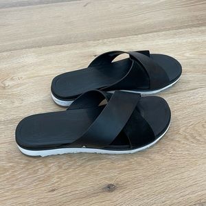 Ugg Kari Sandal